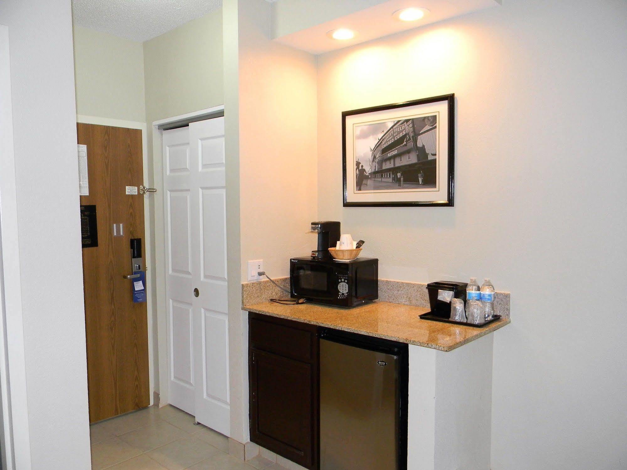Comfort Inn & Suites Mundelein-Vernon Hills Eksteriør bilde
